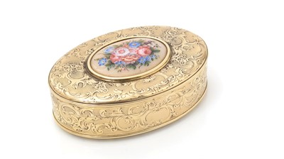 Lot 408 - A mid 19th Century Continental silver-gilt snuff box.