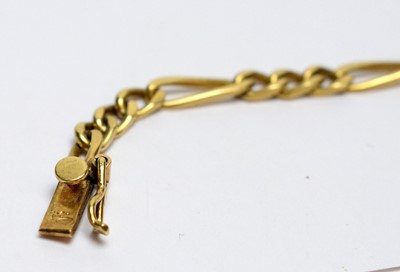 Lot 178 - A gold curb link bracelet