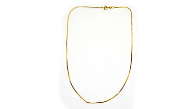 Lot 179 - An 18ct yellow gold fine link necklace