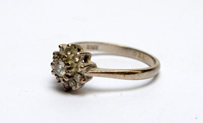 Lot 188 - A diamond cluster ring