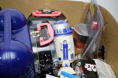 Lot 205 - A selection of Star Wars collectables.