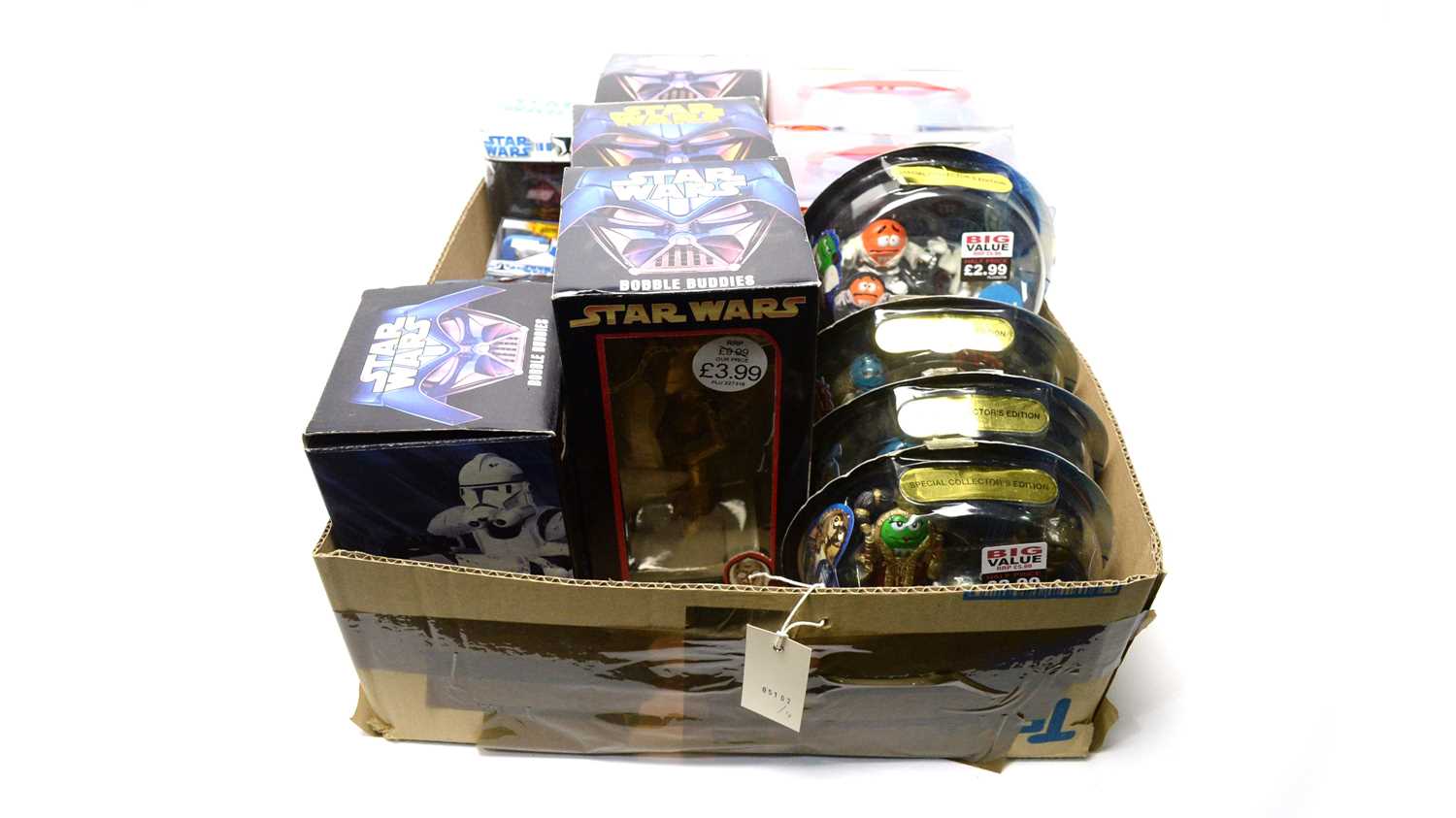 Lot 206 - A selection of Star Wars Bobble Buddies, Bobble-Head; and other collectable figures.