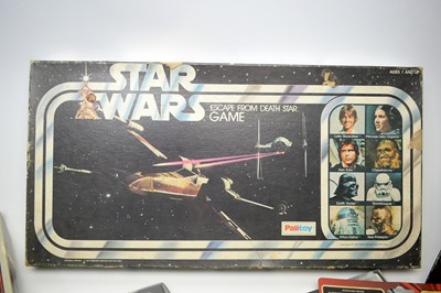 Lot 215 - A selection of Star Wars games and puzzles.