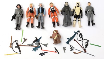 Lot 290 - Star Wars figures.