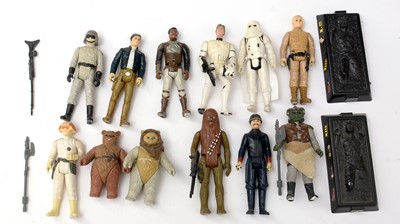 Lot 267 - Star Wars figures and accessories.