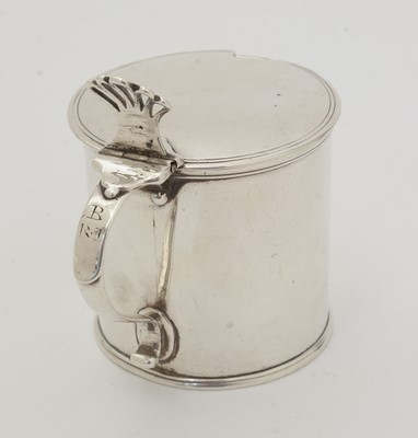 Lot 178 - A George III silver North Country provincial mustard pot.