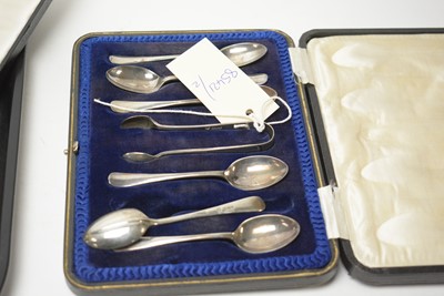 Lot 170 - Silver coffee spoons and other items.