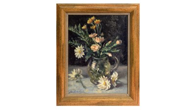 Lot 1101 - Alan Sutherland - Still Life with Carnations and Daisies | oil