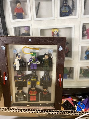Lot 501 - A large collection of LEGO minifigures