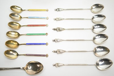 Lot 118 - Coffee spoons, tea strainer and bowl