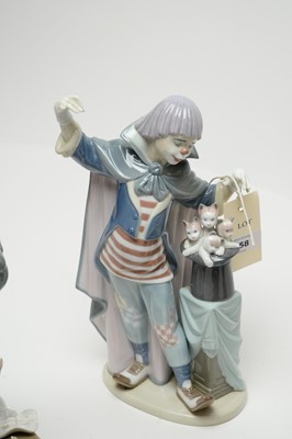Lot 258 - Lladro figures; and a Border Fine Arts figure group