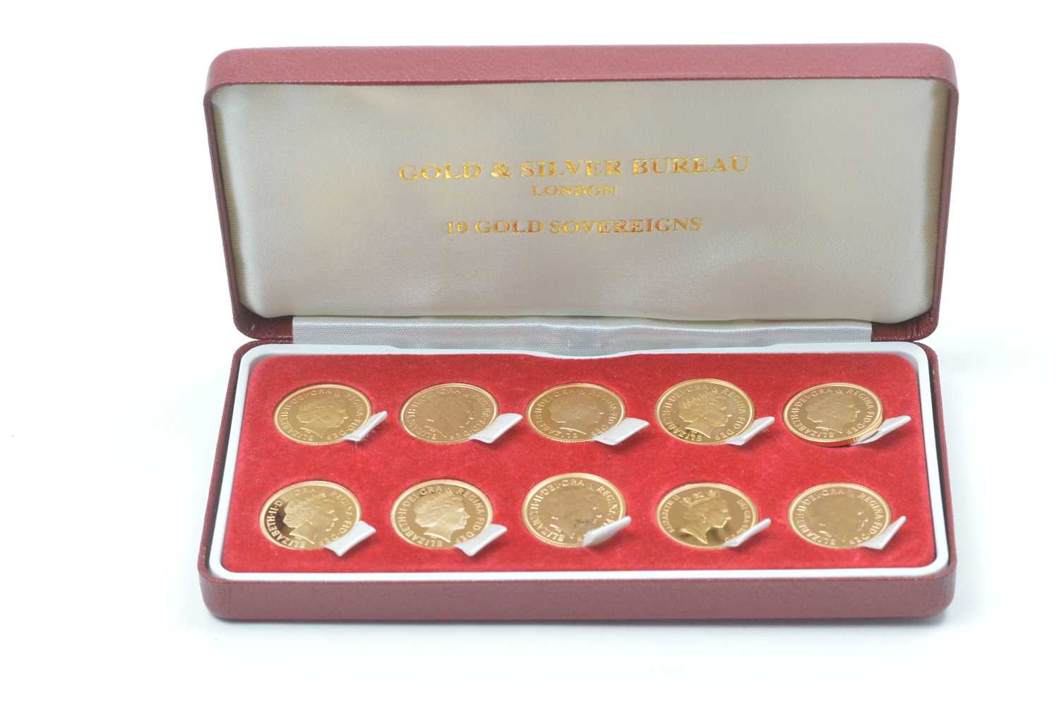 Lot 922 - A set of ten Queen Elizabeth II gold sovereigns
