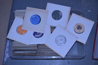 Lot 150 - A quantity of 50s, 60s, and 70s singles.