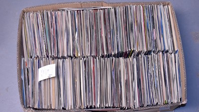Lot 153 - A quantity of 80s singles.