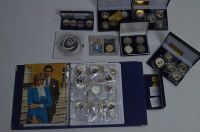 Lot 170 - Collectible coins and medallions.