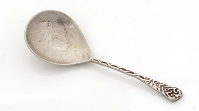 Lot 98 - A George V silver hand-made caddy spoon.