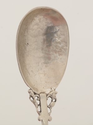 Lot 99 - A George V silver hand-made caddy spoon.