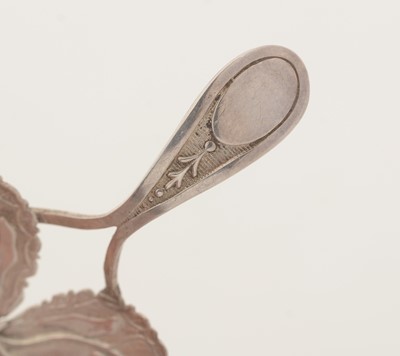 Lot 100 - A George III silver caddy spoon.
