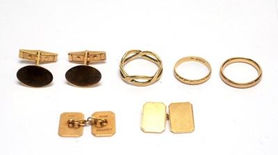 Lot 149 - A selection of 9ct yellow gold jewellery