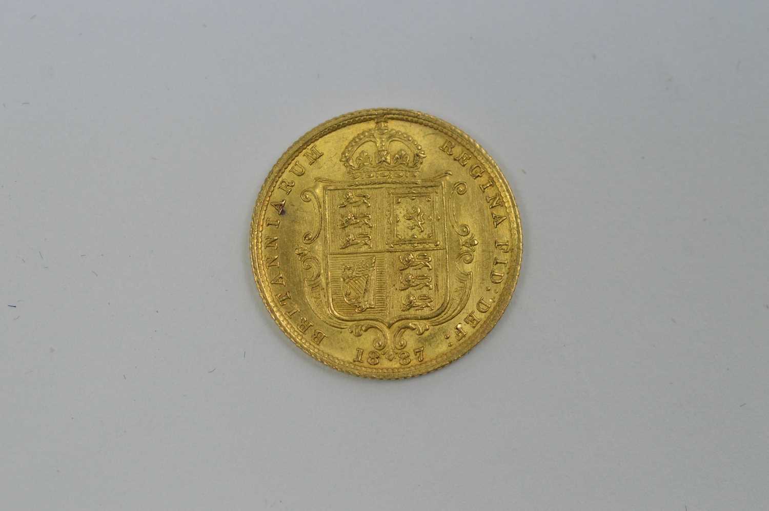 Lot 955 - Queen Victoria gold half sovereign, 1887, Jubilee bust and high shield back.