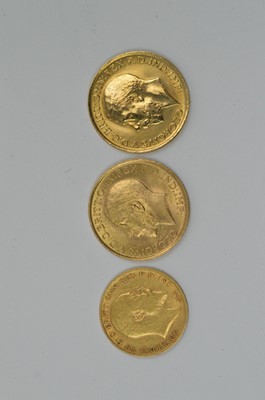 Lot 952 - Two gold sovereigns and one half sovereign.