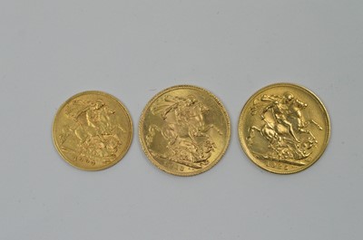 Lot 952 - Two gold sovereigns and one half sovereign.
