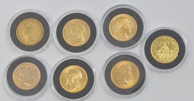 Lot 953 - Six sovereigns and a replica Edward III gold coin
