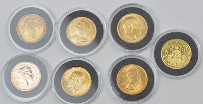 Lot 953 - Six sovereigns and a replica Edward III gold coin