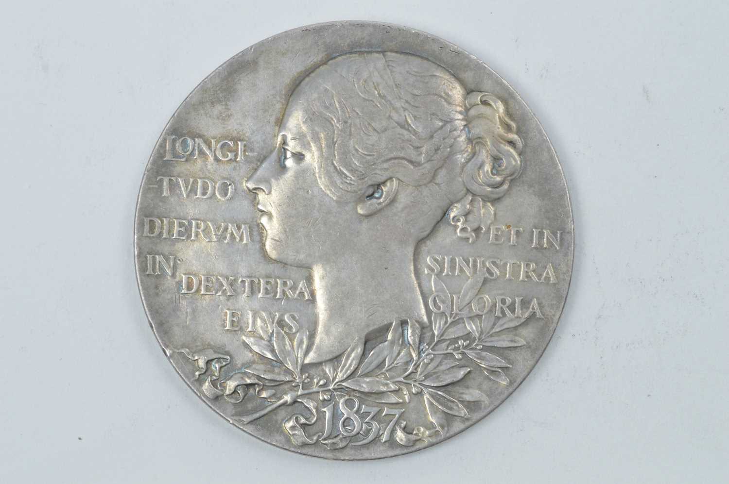 Lot 901 - Queen Victoria Diamond Jubilee silver commemorative medallion