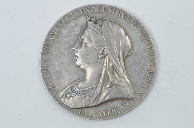 Lot 902 - Queen Victoria Diamond Jubilee silver commemorative medallion