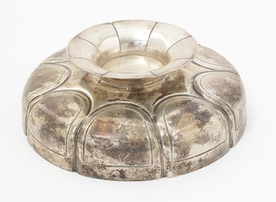 Lot 175 - A George V silver bowl.
