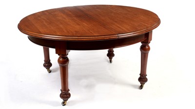 Lot 1092 - Victorian extending mahogany dining table