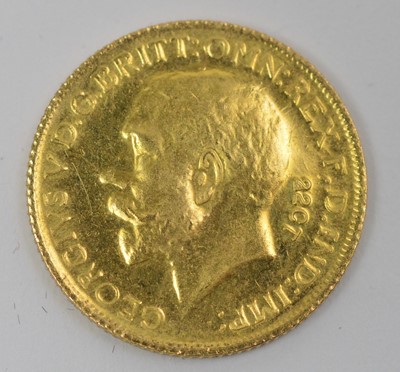 Lot 928 - A 22ct gold sovereign type coin