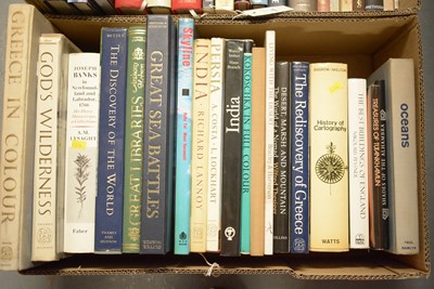 Lot 428 - A selection of hardback books, primarily relating to art.