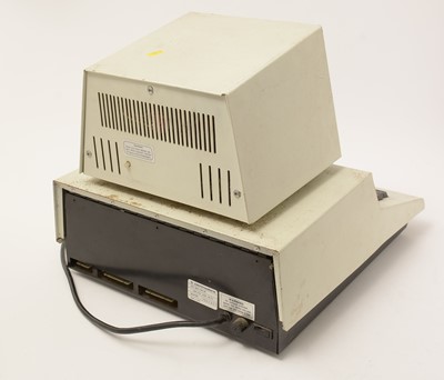 Lot 961 - A Commodore Professional desk-top computer.