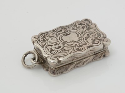 Lot 391 - A Victorian engraved silver vinaigrette.