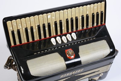 Lot 34 - Excelsior piano accordion
