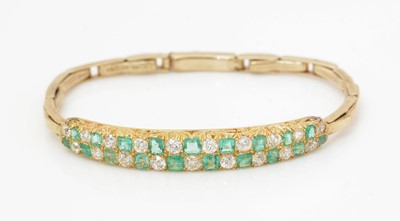 Lot 450 - A Victorian emerald and diamond bracelet