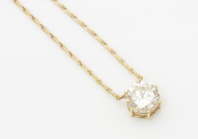 Lot 452 - A single stone diamond pendant