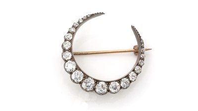 Lot 453 - A Victorian diamond crescent brooch