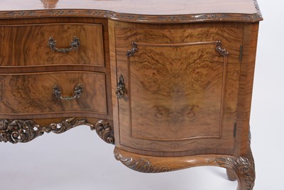 Lot 1102 - Attributed to Epstein: A mid 20th Century Queen Anne style burr walnut 10 piece dining suite