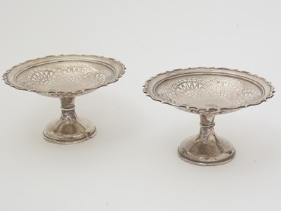 Lot 173 - A pair of Edwardian silver tazze.