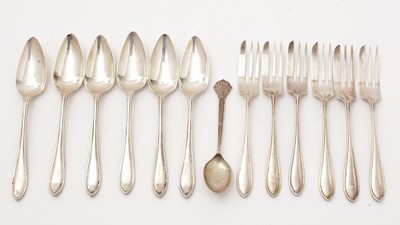 Lot 213 - Silver spoons and cake forks