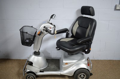 Lot 50 - A Quingo Plus mobility scooter, with charger and key.