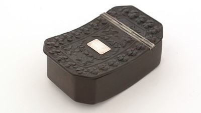 Lot 308 - A George III pressed leather snuff box.