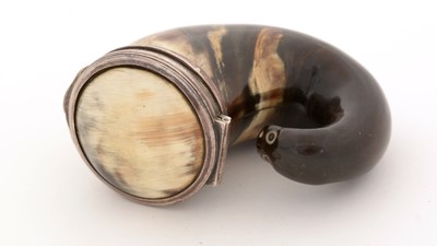 Lot 320 - A 19th Century Scottish curly horn snuff mull.