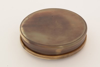 Lot 366 - An early 18th Century pressed horn tobacco box.