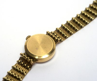Lot 127 - A 9ct yellow gold wristwatch by Everite