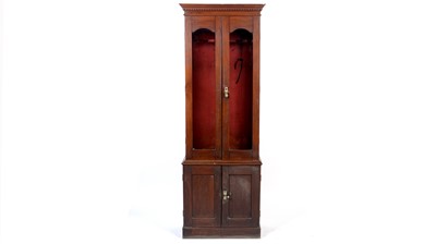 Lot 1122 - A late Victorian mahogany gun cabinet.