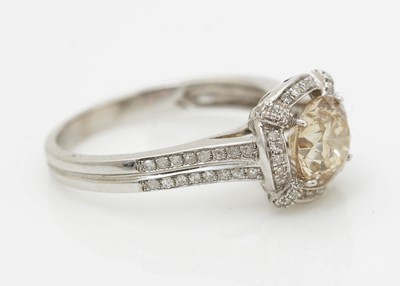 Lot 511 - A diamond cluster ring